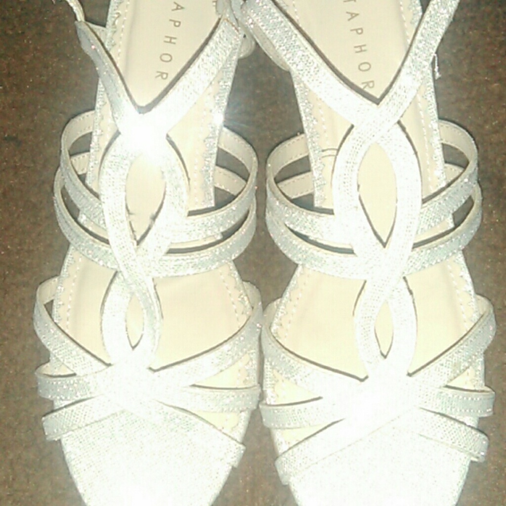 Metaphor shoes size 9.5